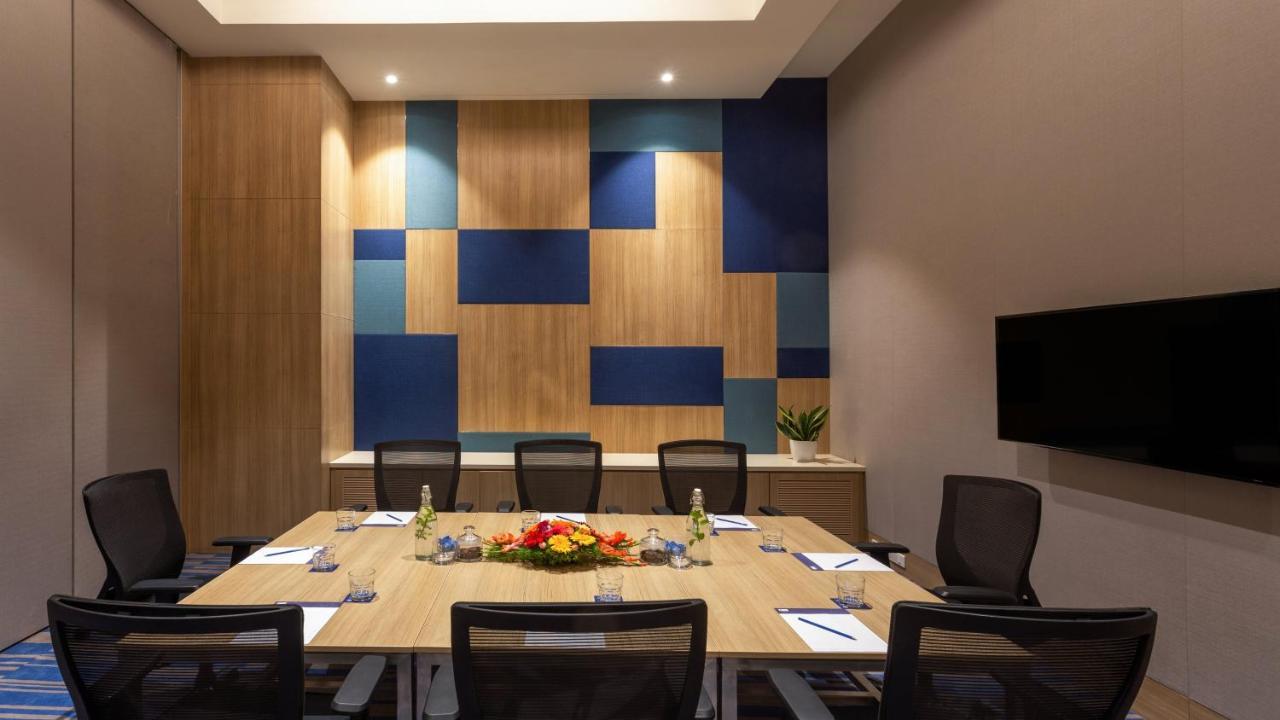 Holiday Inn Express & Suites Bengaluru Old Madras Road By Ihg Hoskote Exterior foto